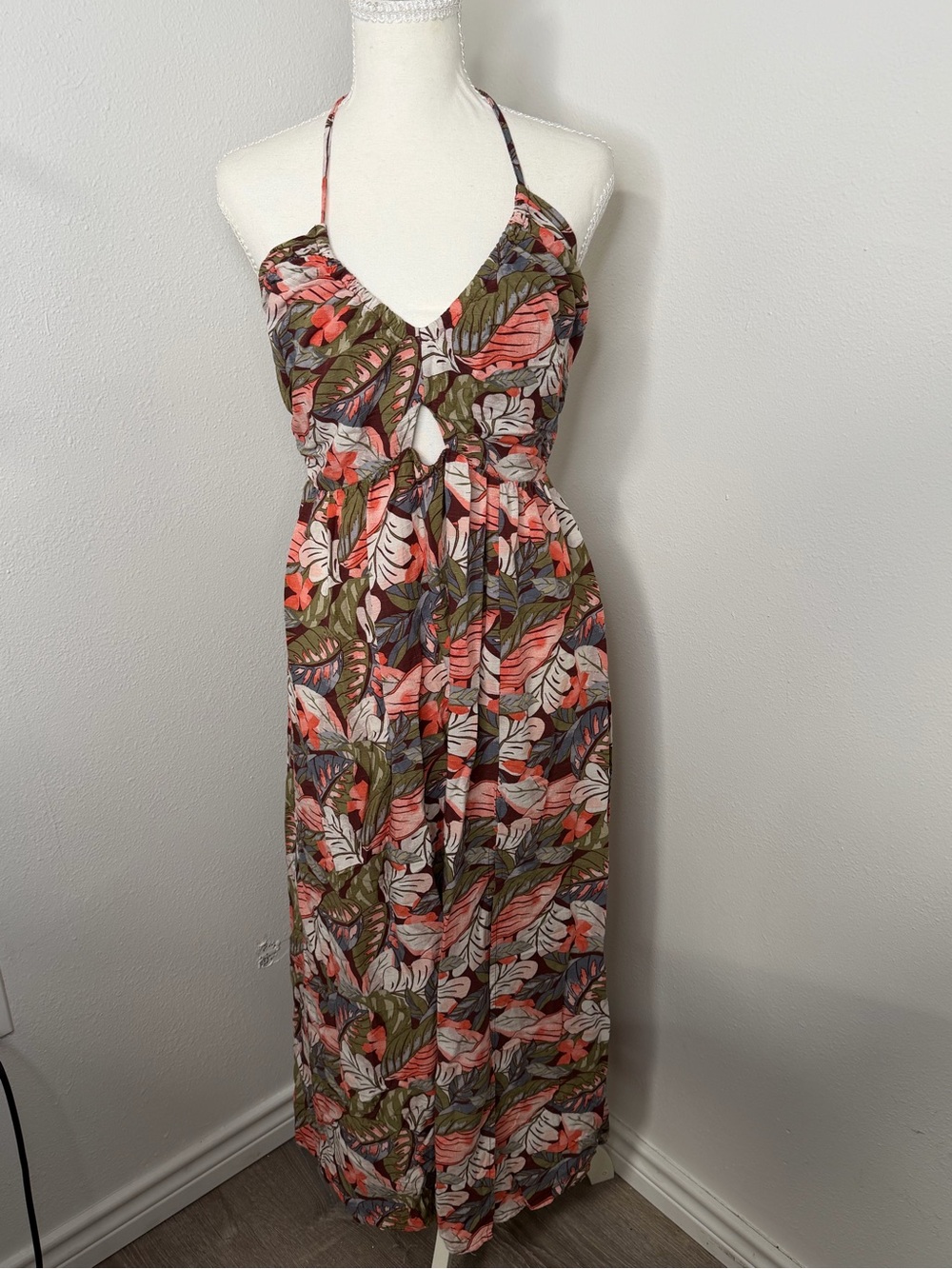 Wild Fable Tropical Halter Maxi Dress  Size Small